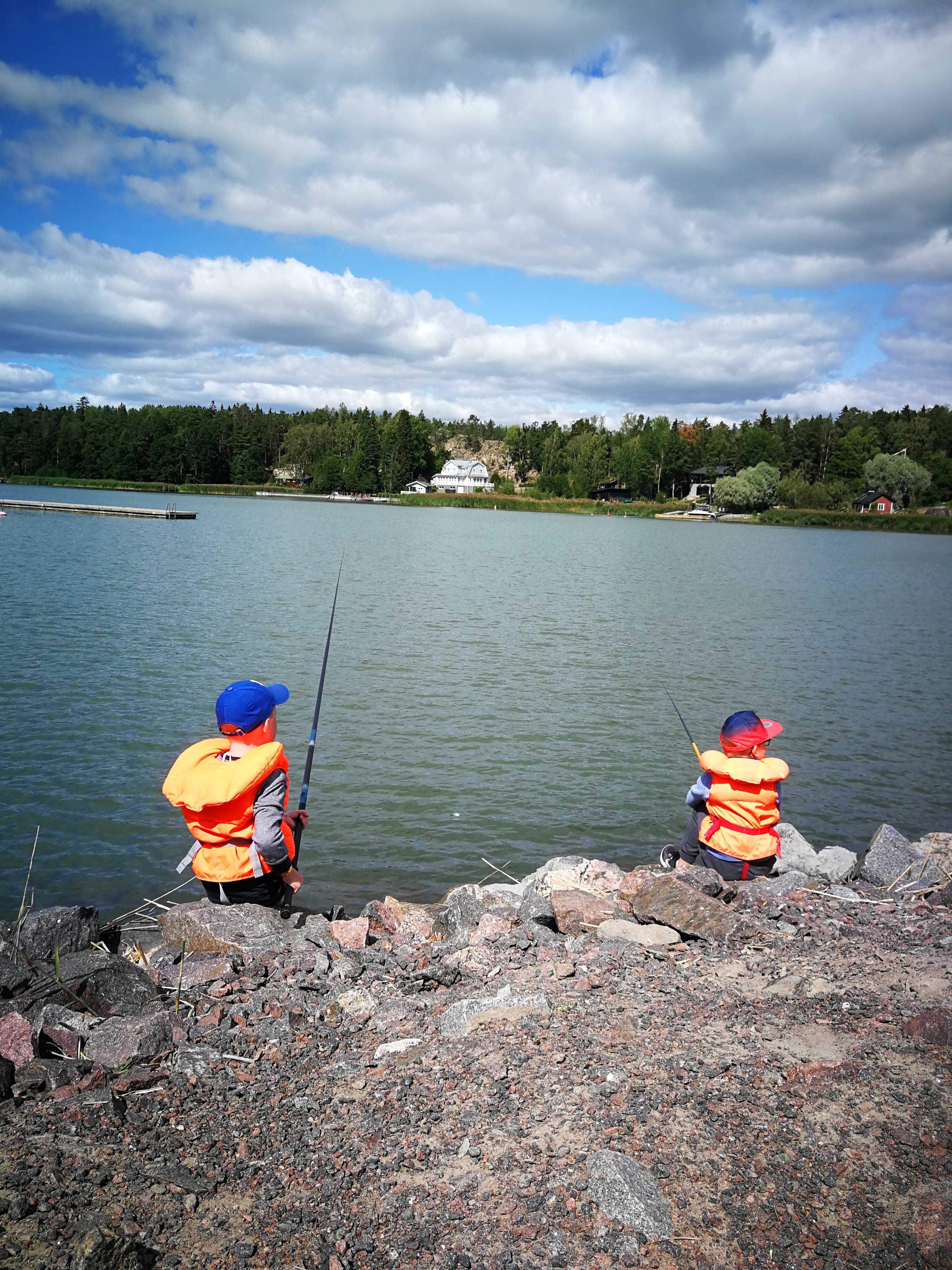Read more about the article Onkitapahtumia ja kalastuskursseja lapsille