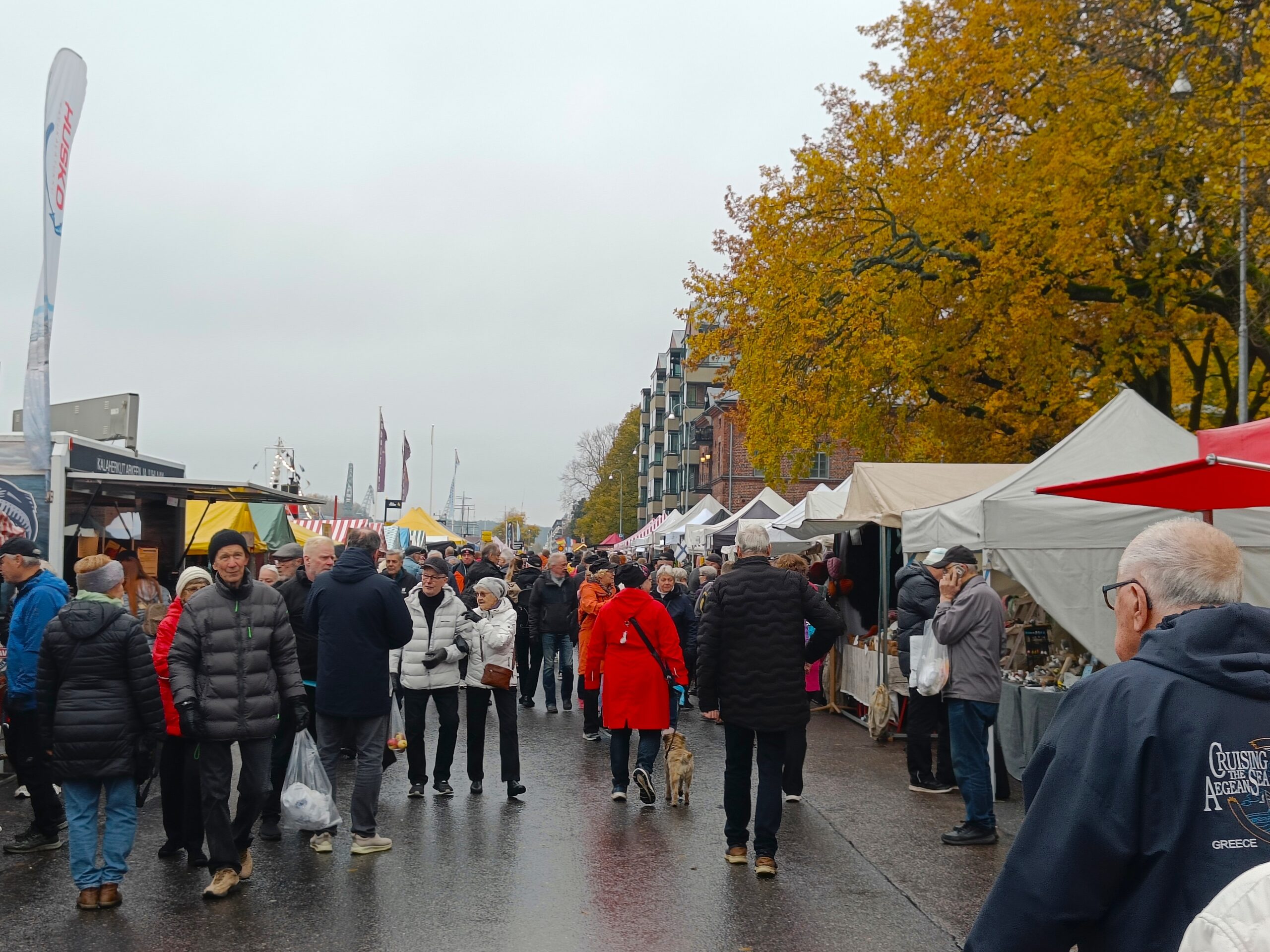 You are currently viewing Perinteet ja uudet sukupolvet kohtasivat Turun silakkamarkkinoilla